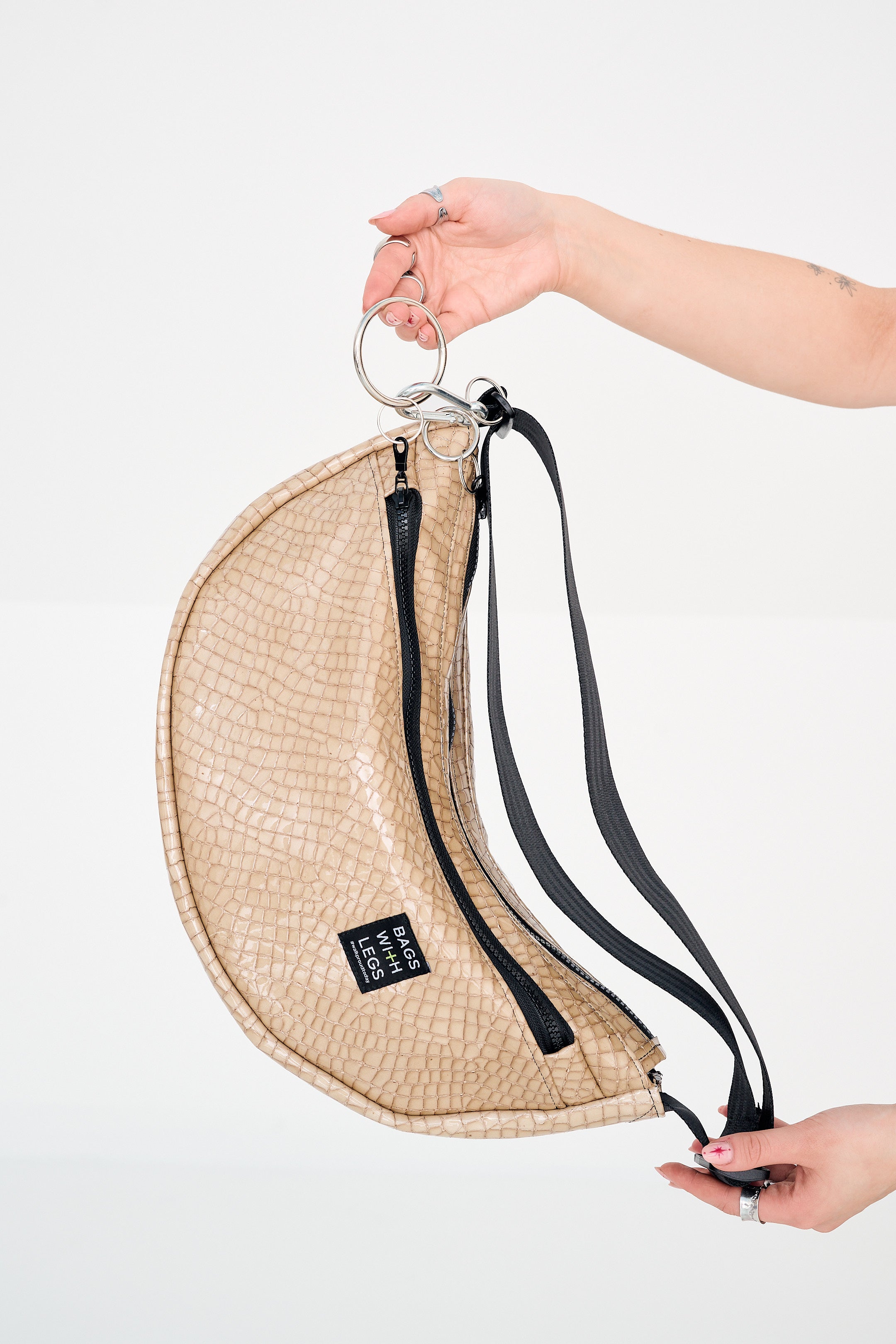 COSMIC LATTE moonwalker bag worn