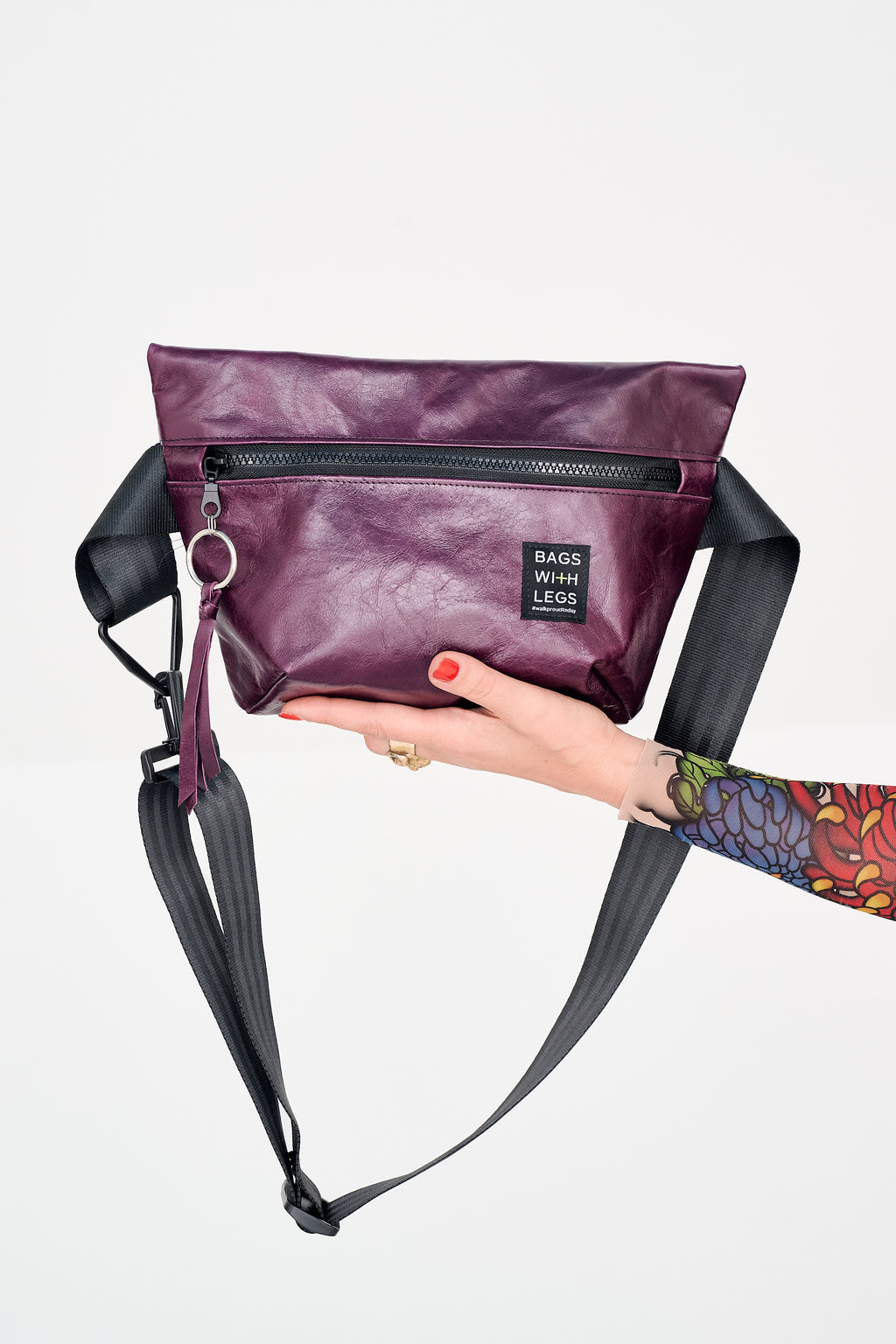 SWEET WINE crossbody bag worn