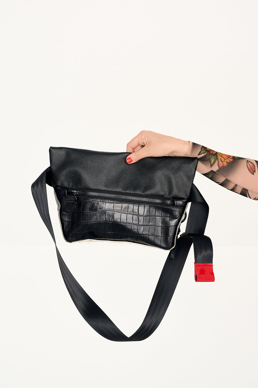 GOLD DIGGER Bigger Crossbody Bag