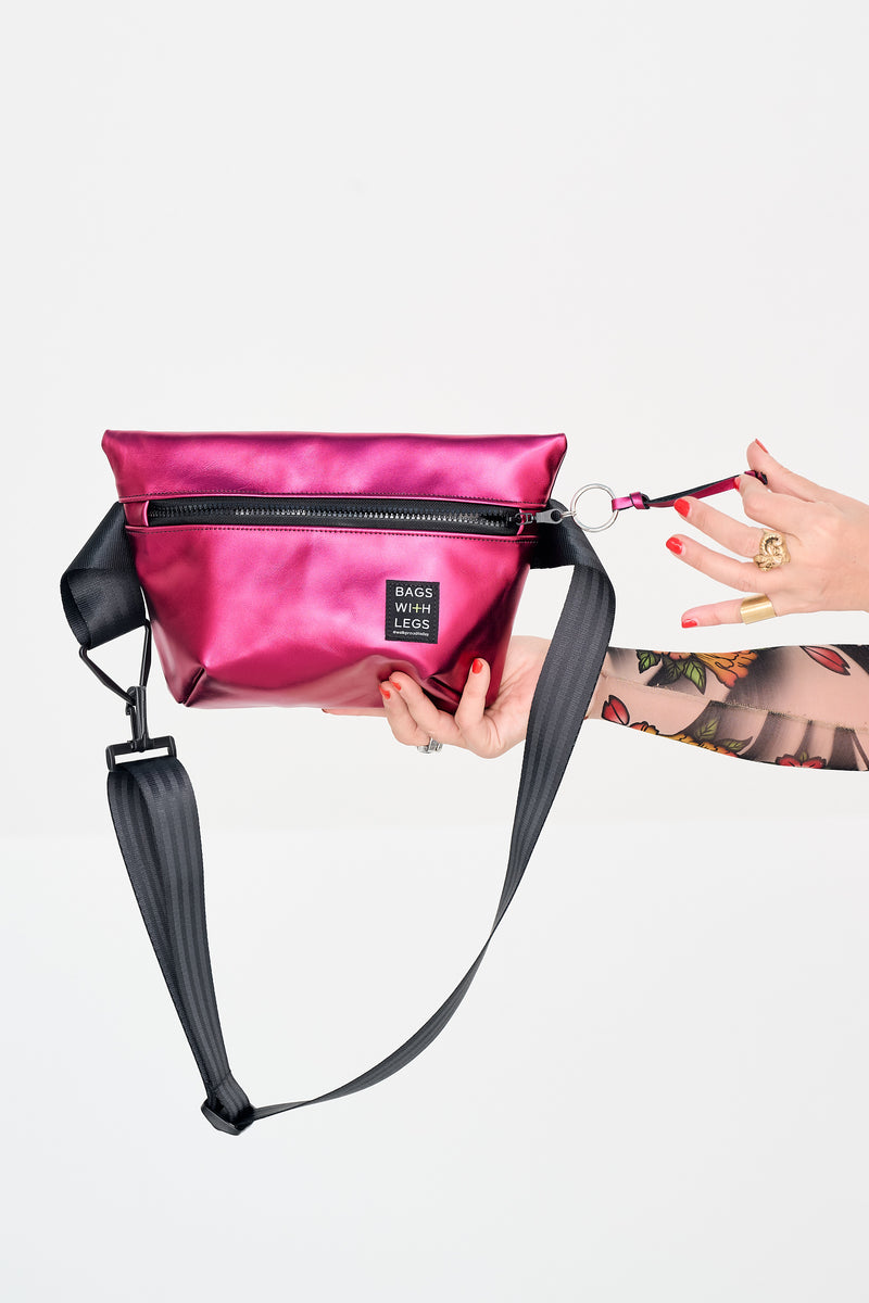 MAGENTA LOVE Crossbody Bag