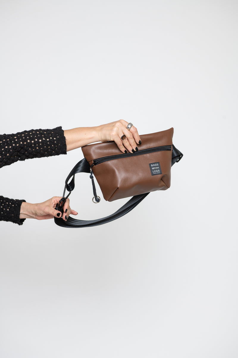 Oak Brown crossbody bag