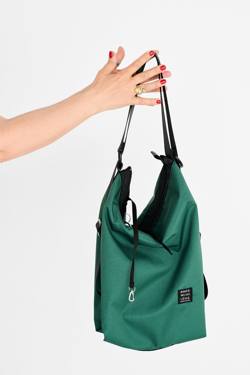 THE FOREST Transformer bag worn