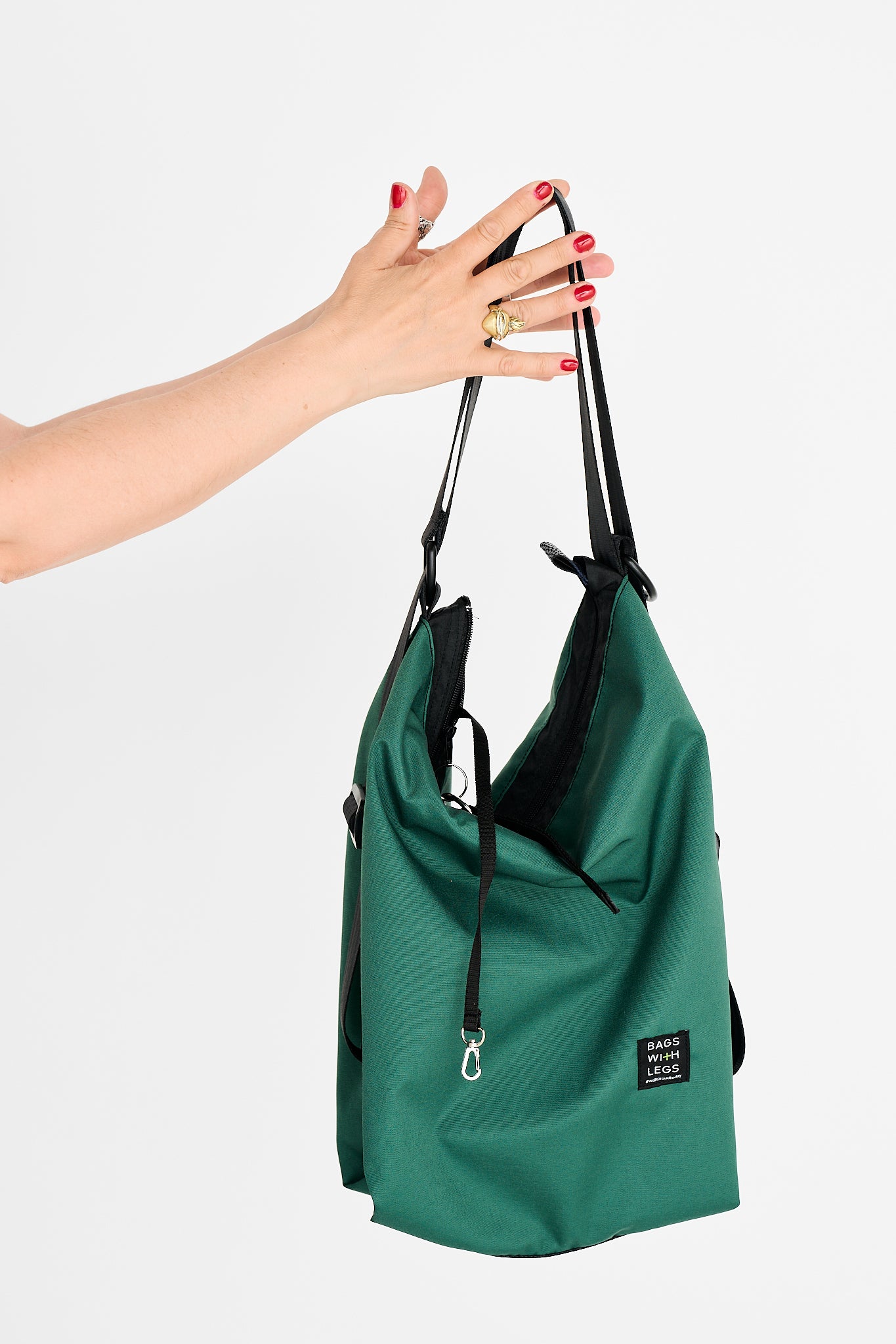 THE FOREST Transformer bag worn