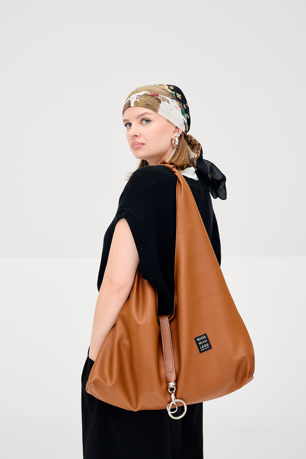 HONEY BROWN shoulder bag worn