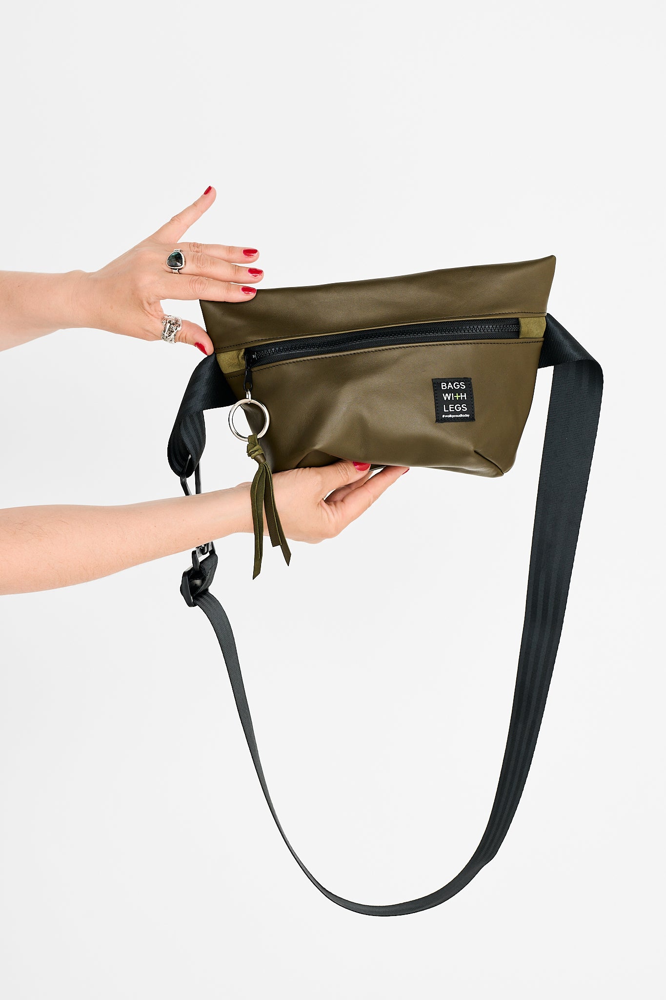 OLIVIA crossbody bag worn